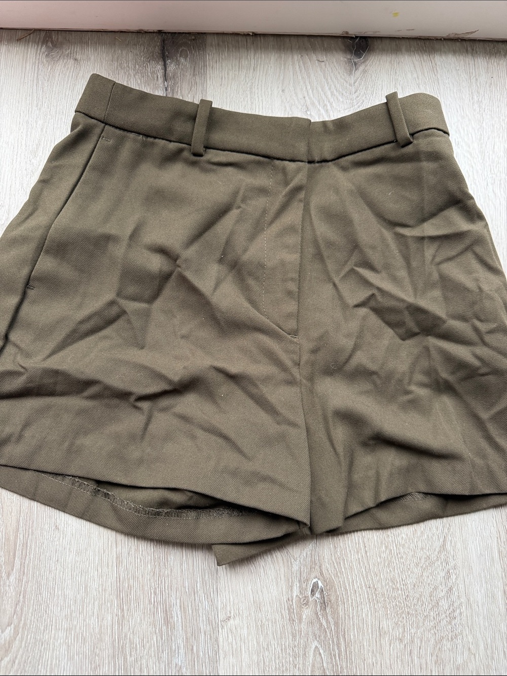 H&M Olive Green High-Rise Tailored Women's Shorts